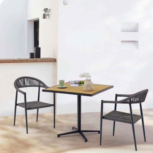 Aluminum dining set – weatherproof, so you can leave it out daily without worry.