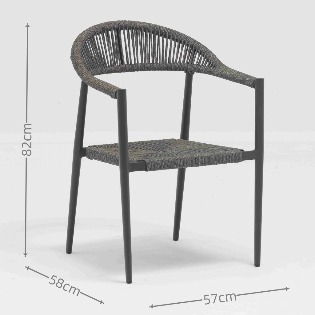 Aluminum dining set – weatherproof, so you can leave it out daily without worry.