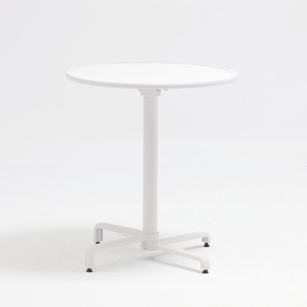 Patio dining: Aluminum frame – weatherproof, perfect for hosting neighbors for outdoor meals.