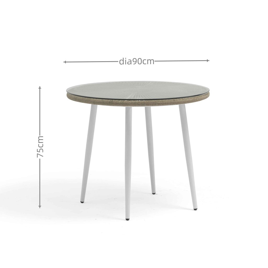 Aluminum dining set – no frequent upkeep, modern vibe for year-round outdoor meals.