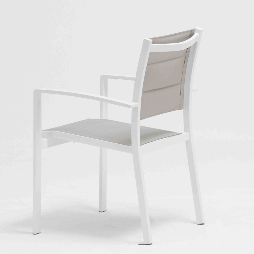 Aluminum-frame dining set – no rust, perfect for coastal areas (stands up to salt air!).TC088B&YB202