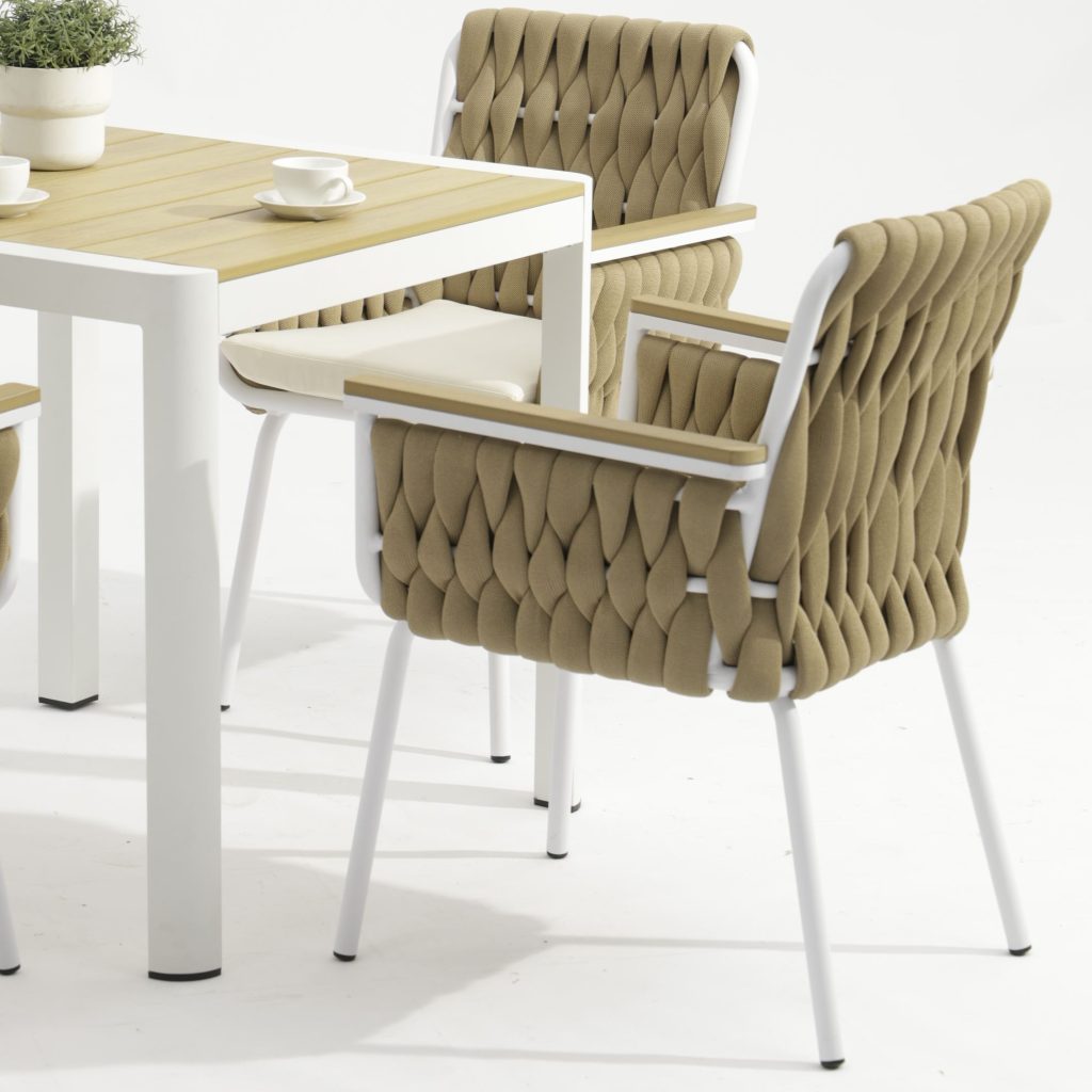 Aluminum-frame dining set – no rust, perfect for coastal areas (stands up to salt air!).TC123&YT318