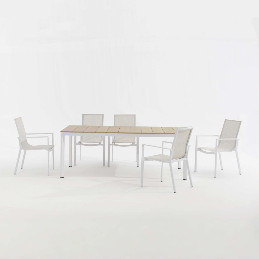 Aluminum-frame dining set – no rust, perfect for coastal areas (stands up to salt air!).TC088B&YB233