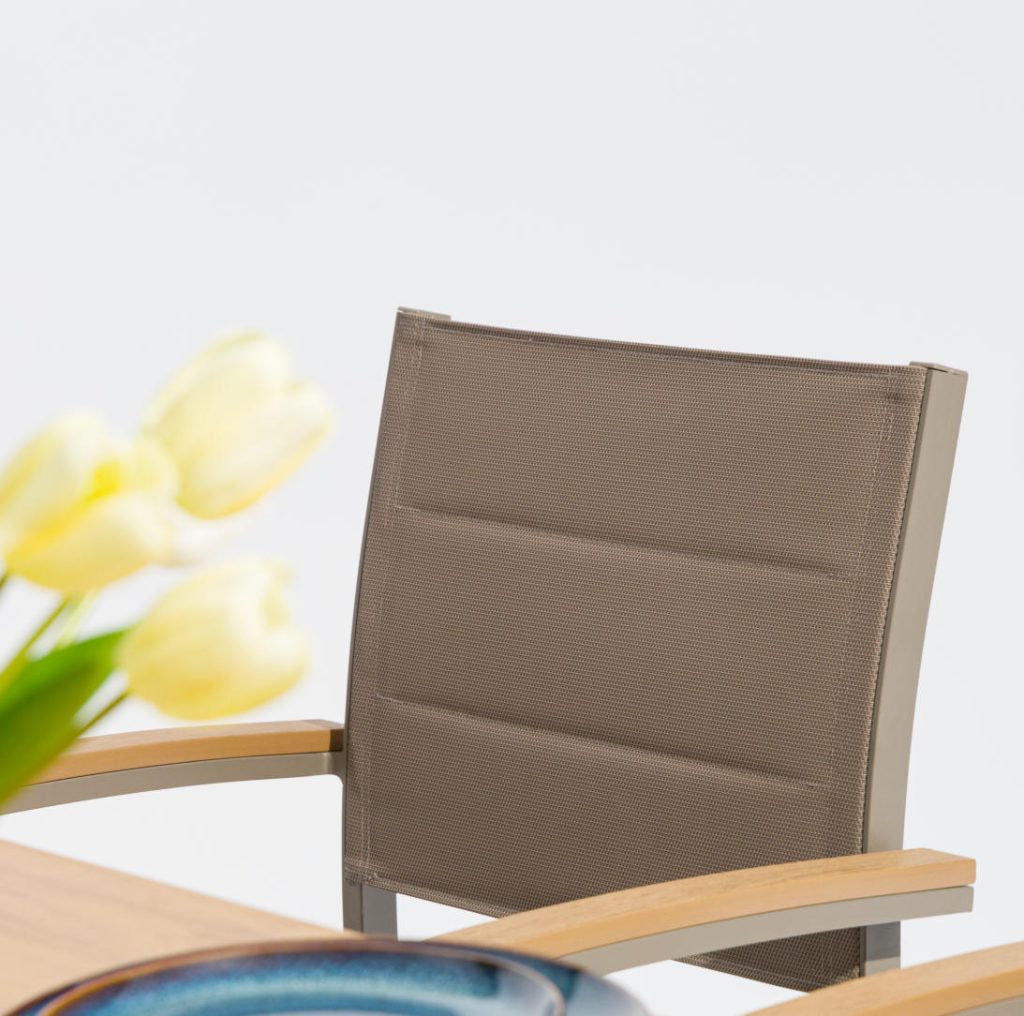 Aluminum-frame dining set – no rust, perfect for coastal areas (stands up to salt air!).TC114&YB202