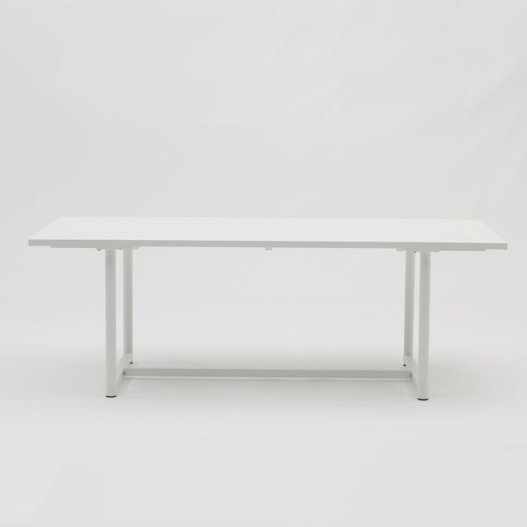 Aluminum-frame dining set – no rust, perfect for coastal areas (stands up to salt air!).TC122&YT318