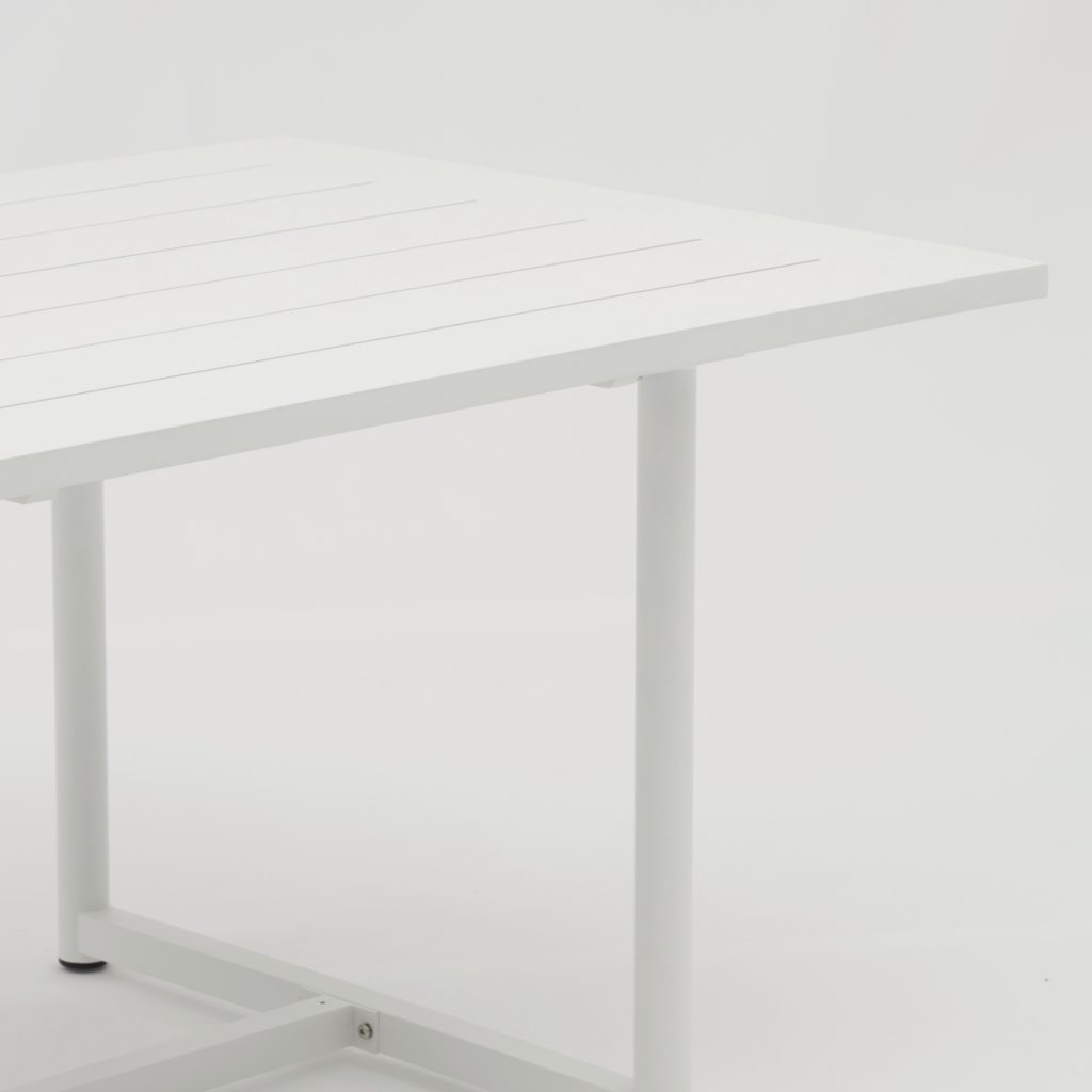 Aluminum-frame dining set – no rust, perfect for coastal areas (stands up to salt air!).TC122&YT318